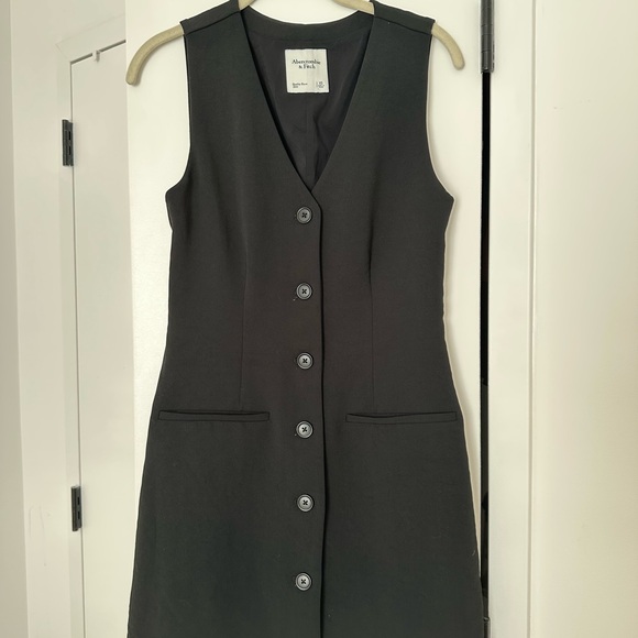 Abercrombie & Fitch Dresses & Skirts - Abercrombie & Fitch Black Button-Front Mini Dress